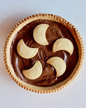 Load image into Gallery viewer, Big chocolate tart

