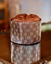 Load image into Gallery viewer, Handmade panettone (traditional or chocolate)
